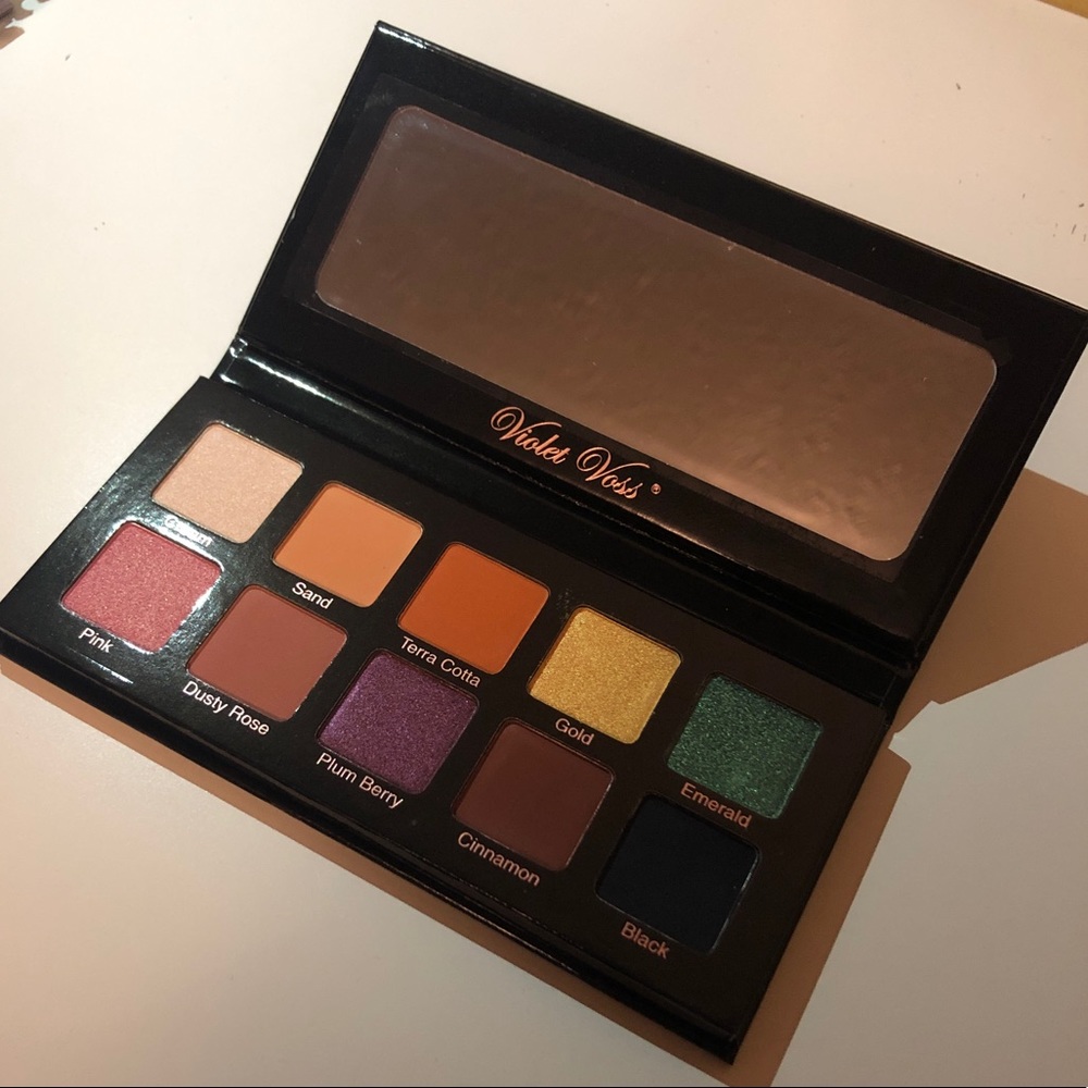 Violet Voss | Essential Eyeshadow Pallete